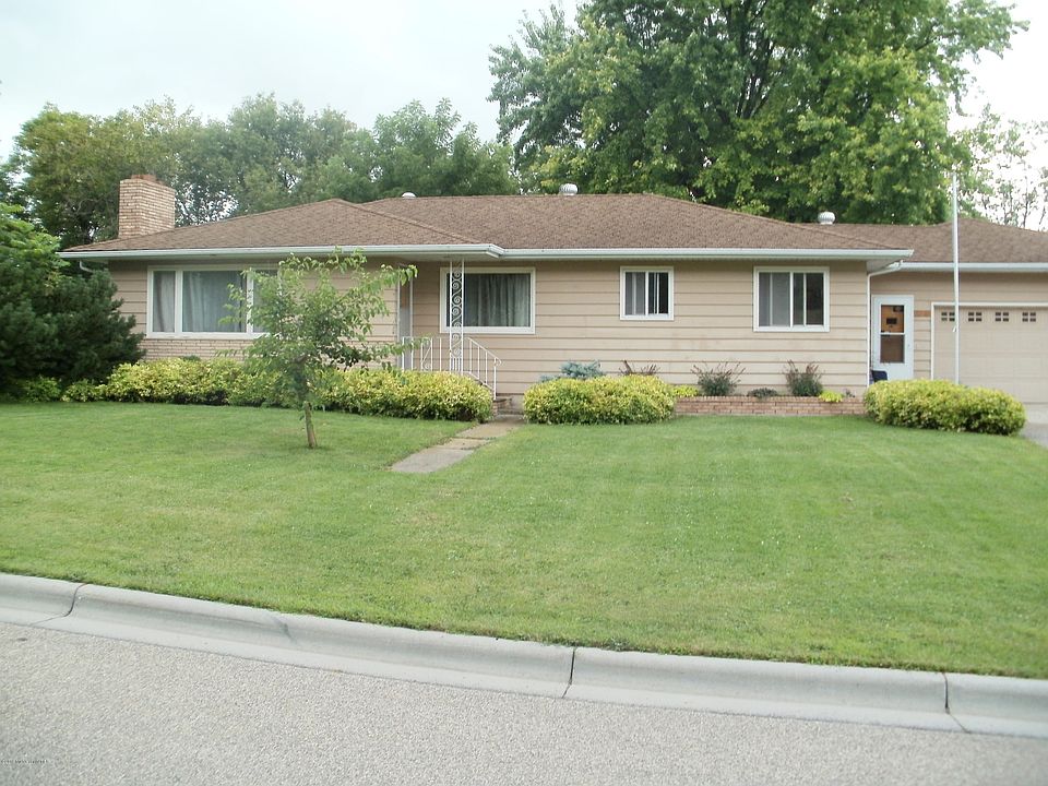 1st image of 3002 3rd St
