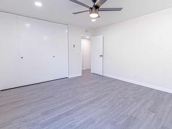 3rd image of 630 W Huntington Dr Unit 223