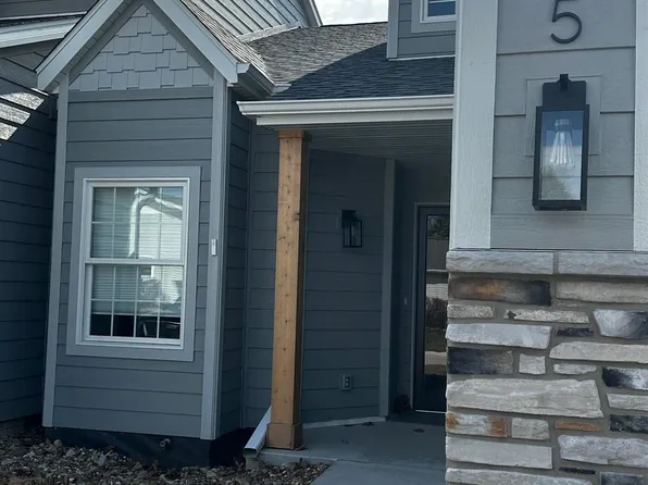 5 Fairway Dr, Oskaloosa, IA 52577