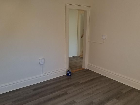 2nd image of 2356 Burnett St Floor 2