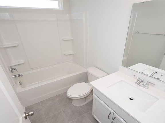 4th image of 654 Sadlers Creek Ct