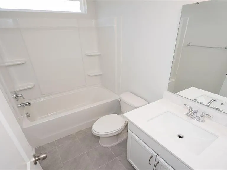 654 Sadlers Creek Ct — Photo 4