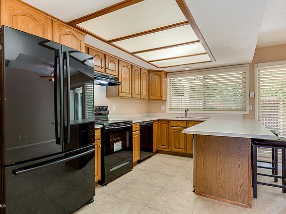 5th image of 2137 E Ellis Dr