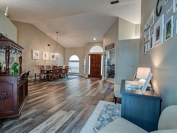 5th image of 15801 Fenton Pl