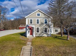 83 W Town St, Norwich, CT 06360