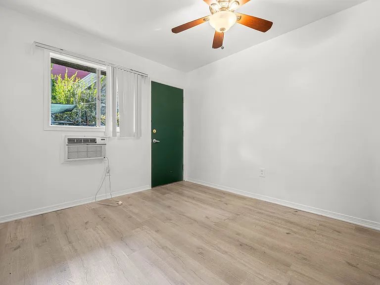 1204 W 24th St — Photo 16
