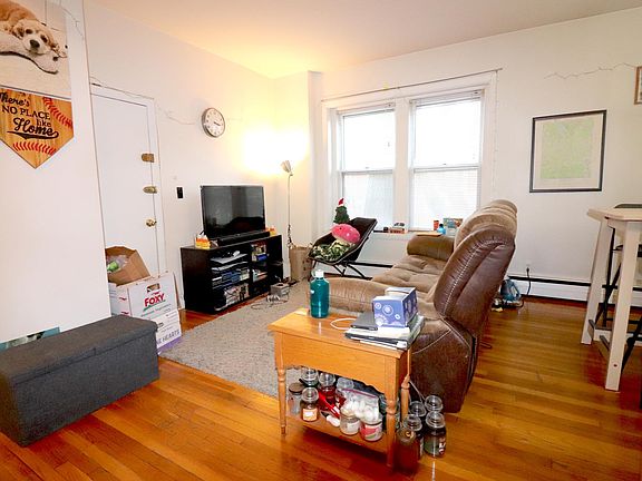 5th image of 22 Saint Pauls Ave #22