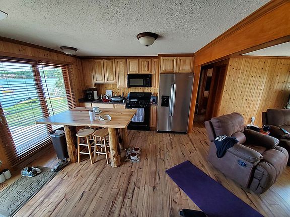 2nd image of 4235 Flynn Dr