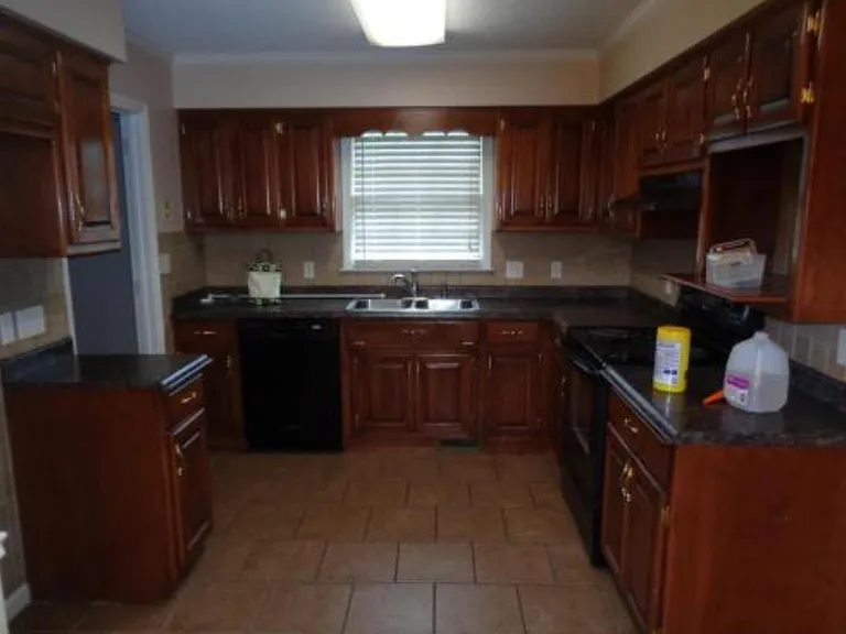 109 Windbriar Dr — Photo 4