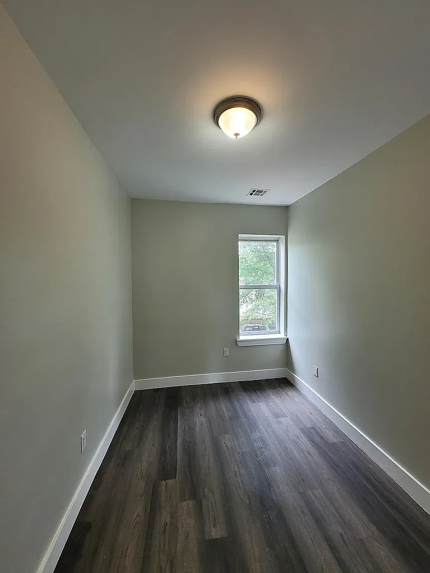 2 bed, 800 sqft, $1,899 — Photo 1