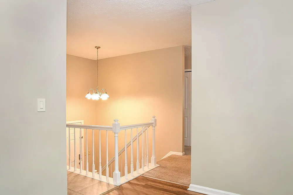 3 bed, 1.5 bath, 1344 sqft, $2,120 — Photo 4