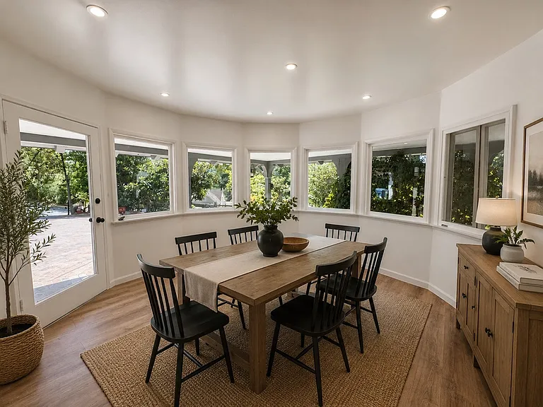 2836 Roscomare Rd — Photo 3