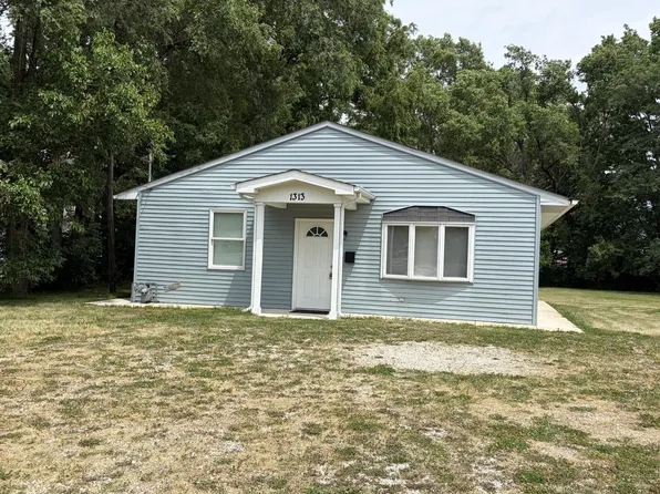 1313 N Bloomington St, Streator, IL 61364