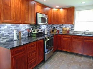 51 Wellstown Rd, Ashaway, RI 02804