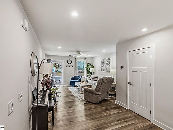 5th image of 339 Kensley Dr