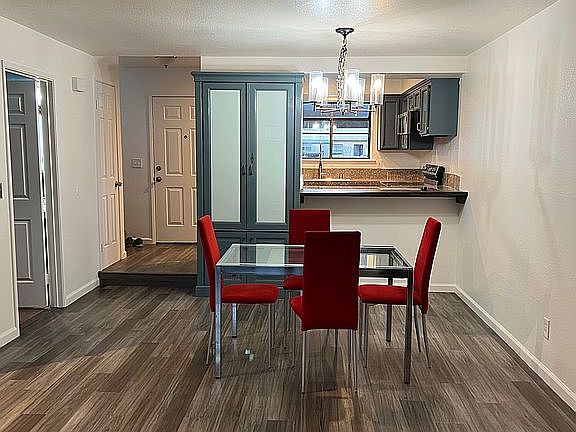 2nd image of 1113 Bell St APT 17