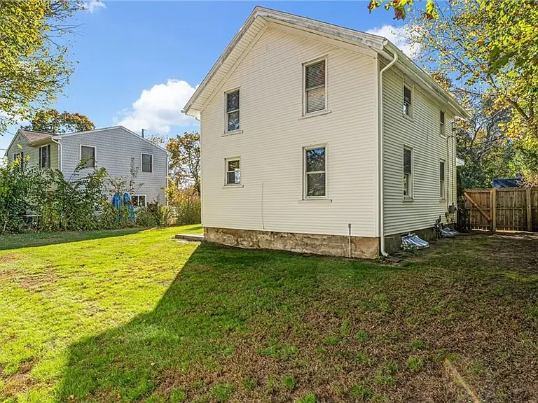 34 Read Ave — Photo 24