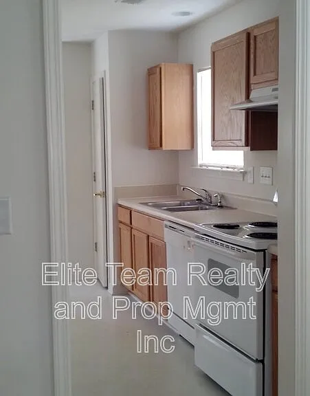 111 Fairmont Cir — Photo 3
