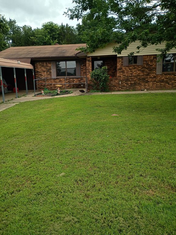 700 E Lincoln Ave - Property Image