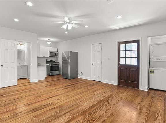 3rd image of 801 Austerlitz St APT B