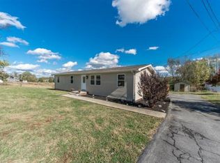 634 Old Stage Rd, Johnson City, TN 37615