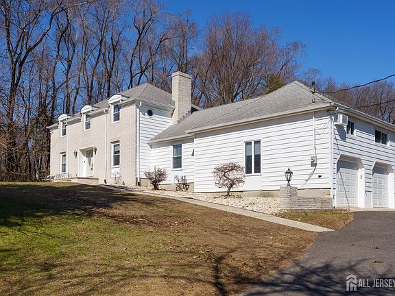 2nd image of 304 Schoolhouse Rd