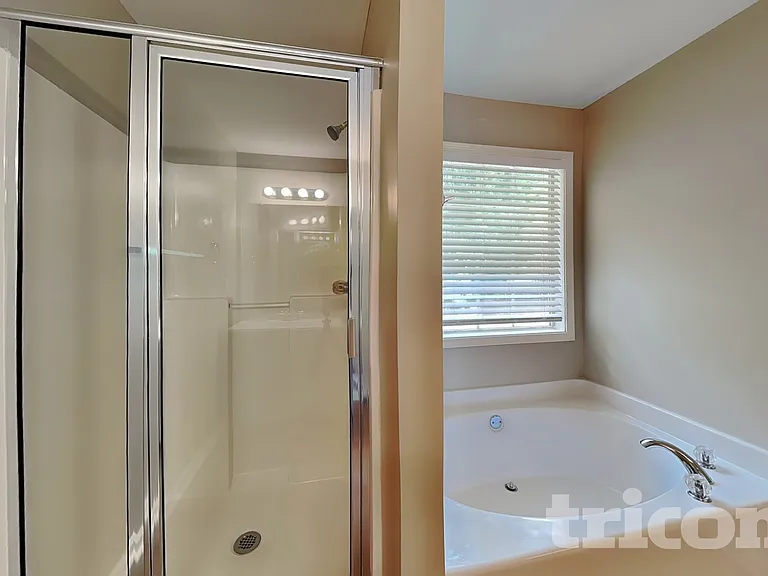 1219 Falls Creek Ct — Photo 12