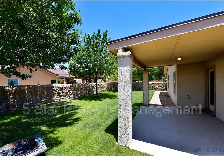 804 Margarita St — Photo 38