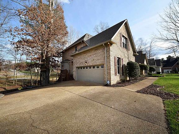 3rd image of 2506 Basswood Ct NW