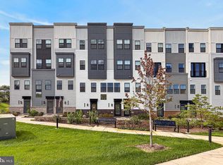 14437 Glen Manor Dr, Chantilly, VA 20151