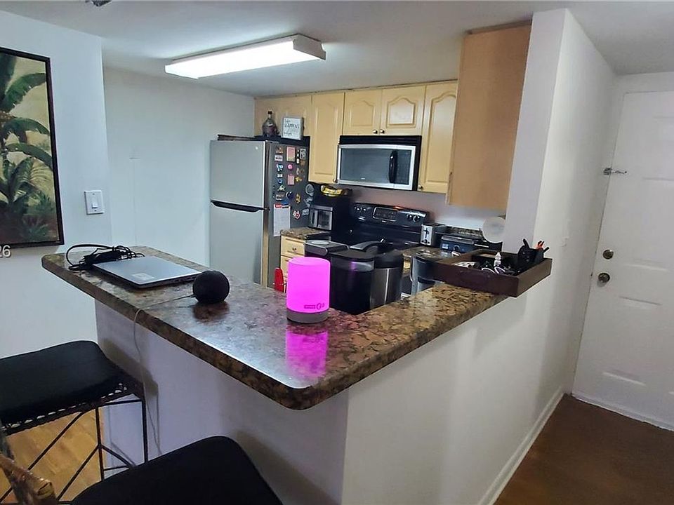 1st image of 9945 Nob Hill Pl #9945