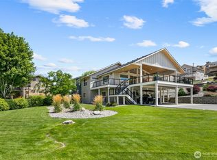 365 W Beach Dr, Orondo, WA 98843