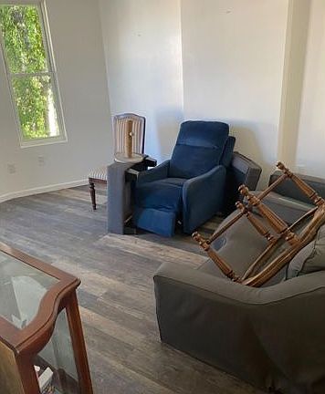 3rd image of 10338 101st St Floor 2