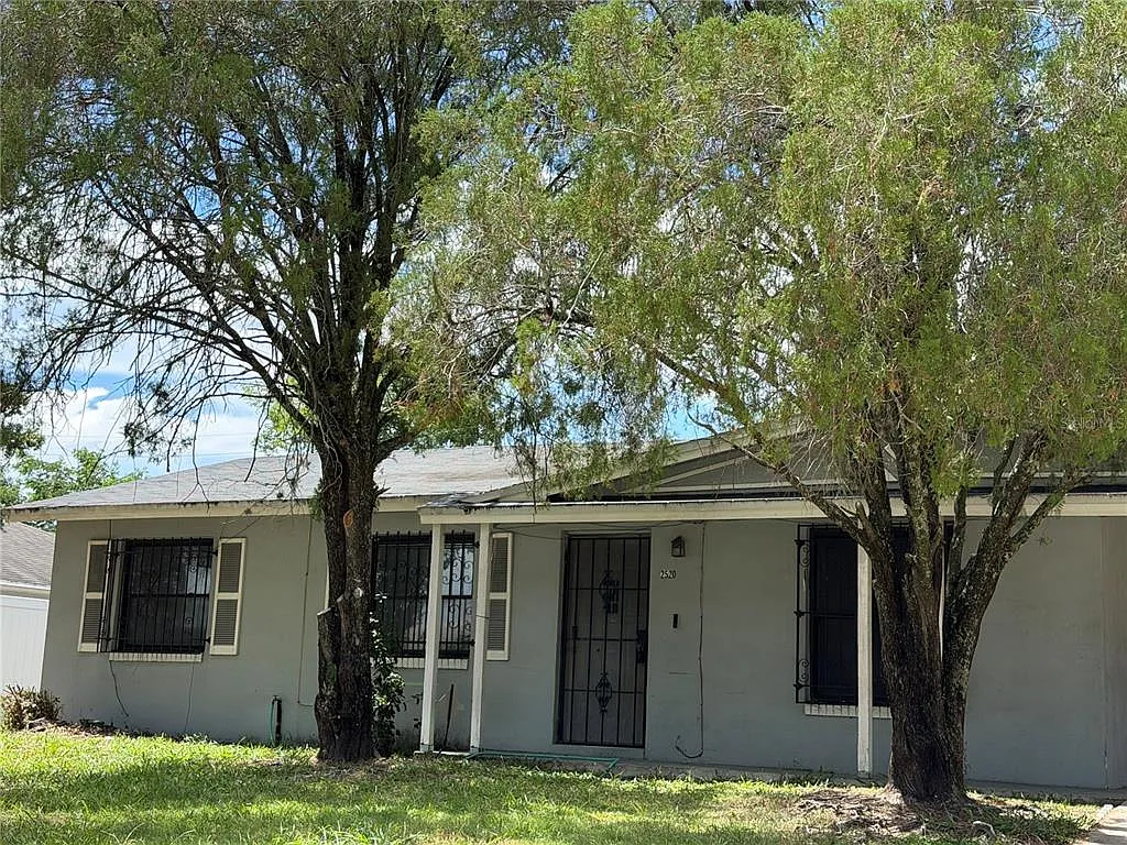 3 bed, 2.0 bath, 1085 sqft, $2,000 — Photo 1