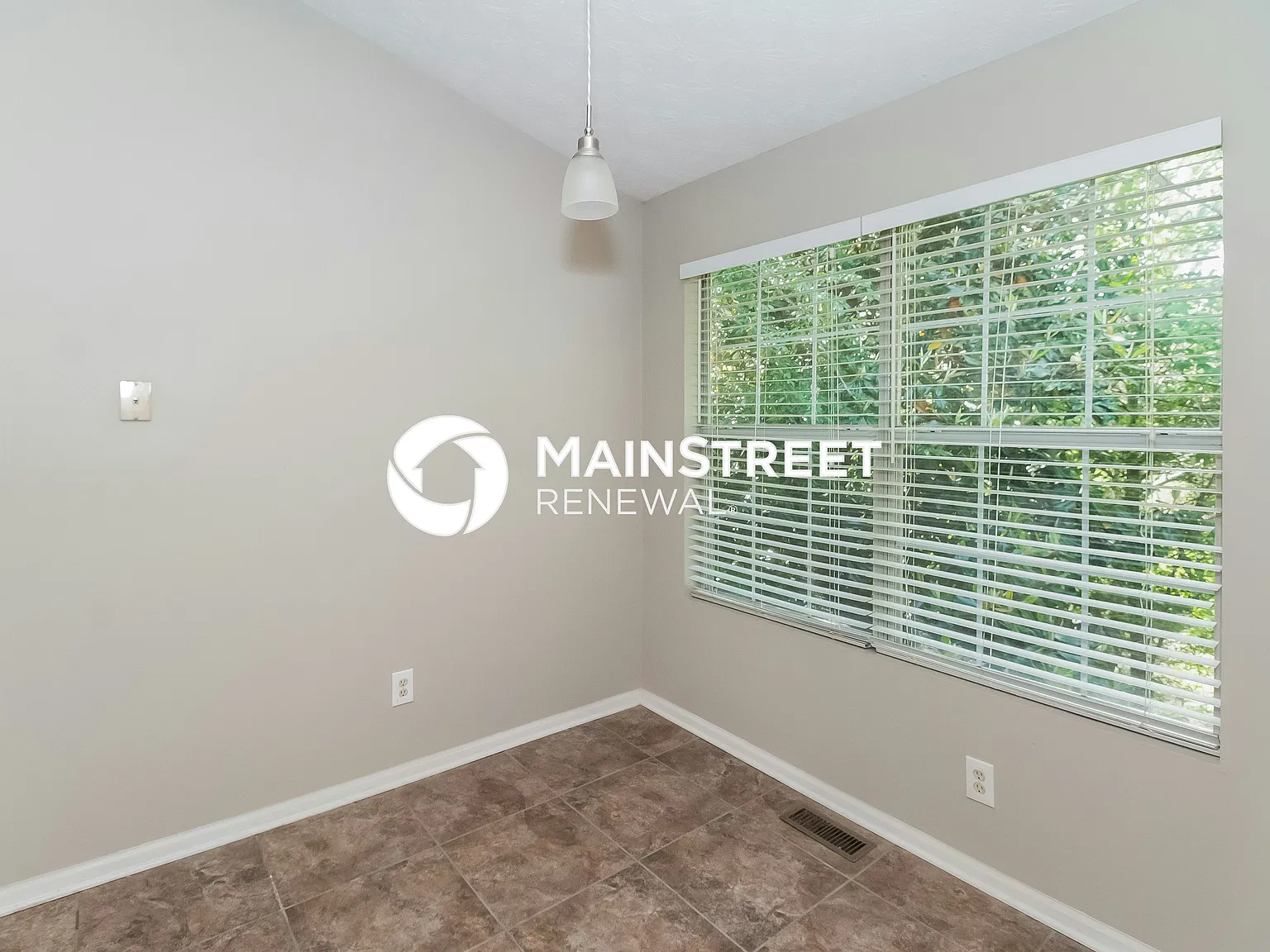 2455 Meredith Walk — Photo 4