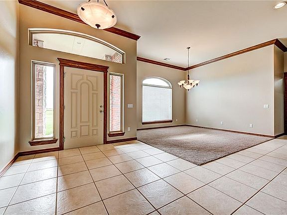 4th image of 9397 Tuscany Way