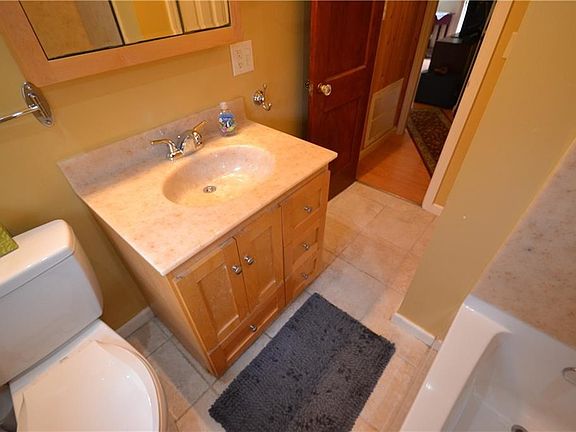 5th image of 117 Crescent Dr