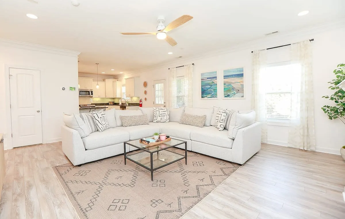 4 bed, 2350 sqft, $6,000 — Photo 4