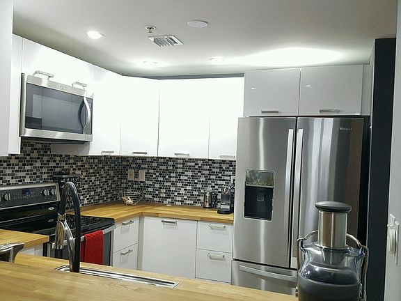 3rd image of 511 SE 5th Ave APT 1211