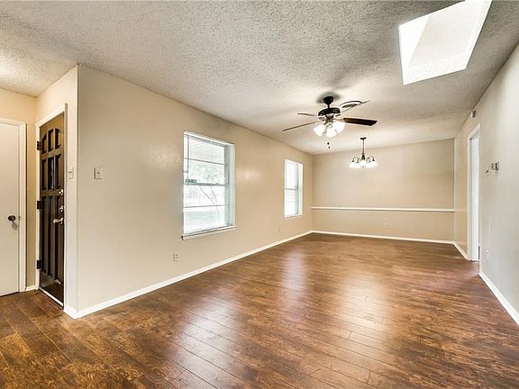 3rd image of 9652 Lanward Dr