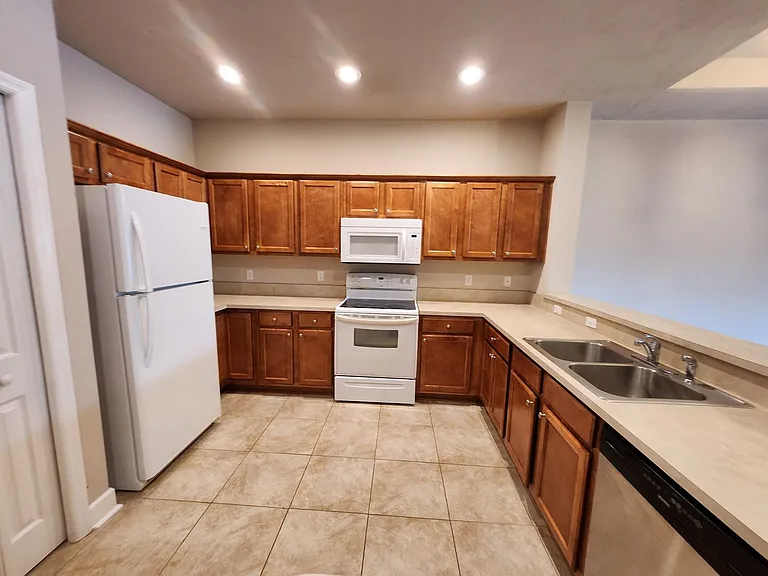 5521 Hampton Woods Way — Photo 13