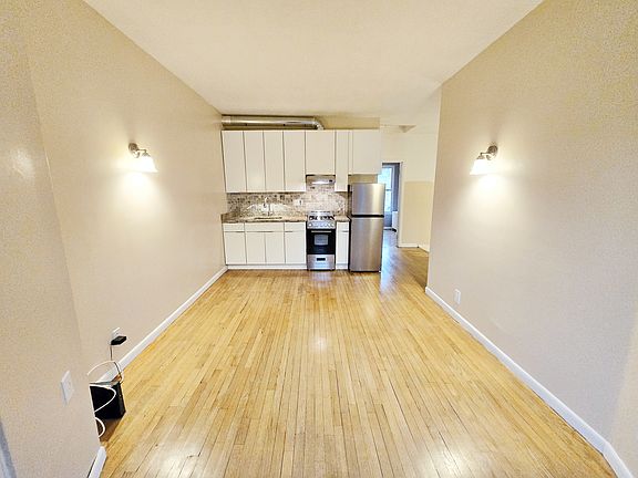2nd image of 11-60 Welling Ct #2A