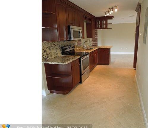 4th image of 8437 Sheraton Dr