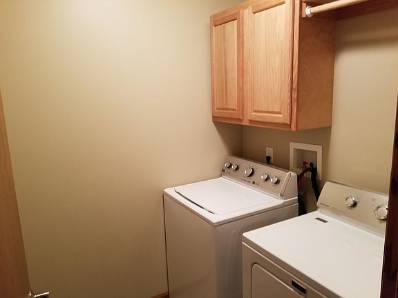 4th image of 3920 W Park Dr