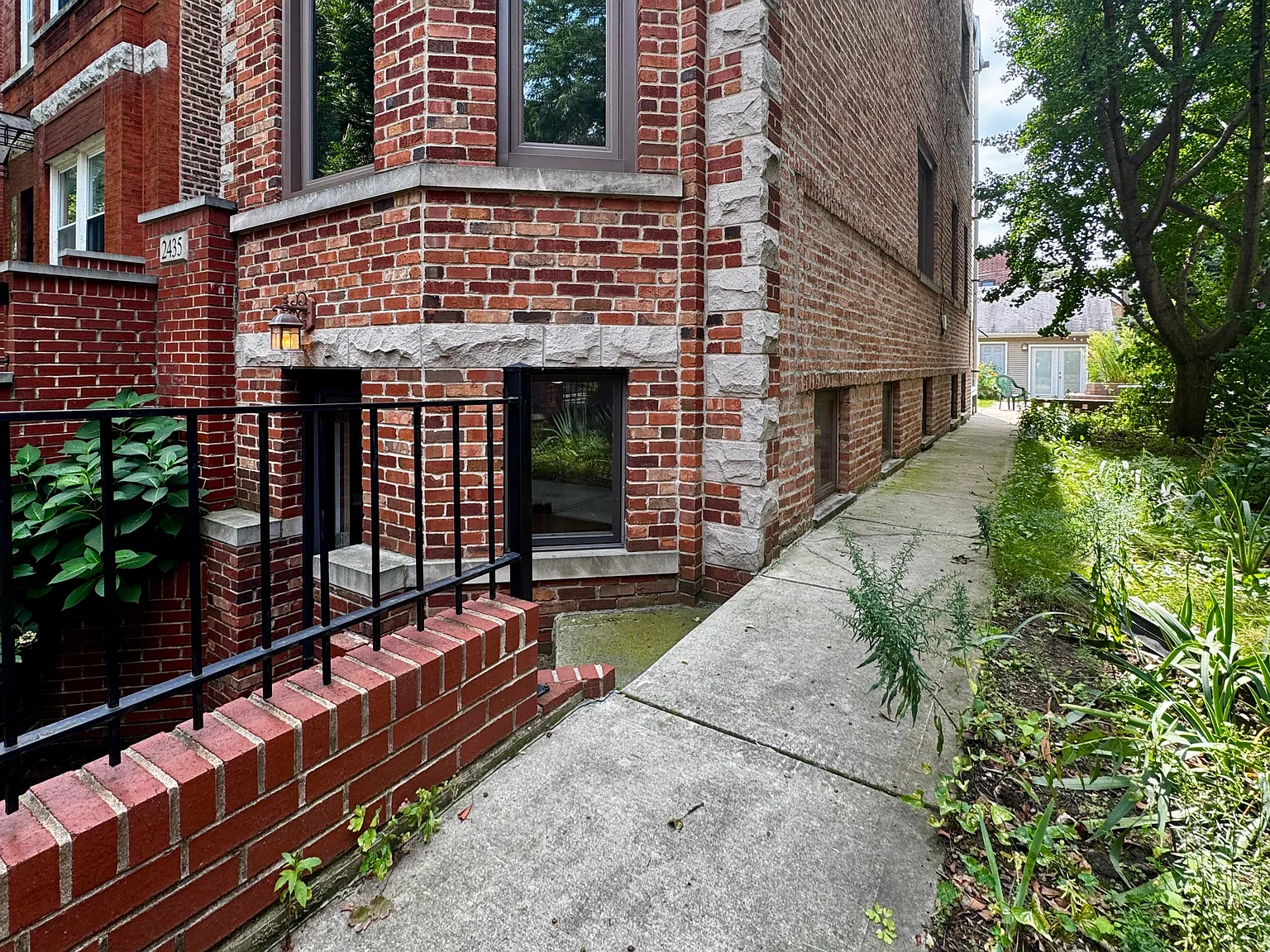 Studio, 700 sqft, $1,850 — Photo 1