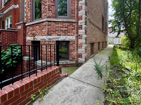 2435 W Superior St, Chicago, IL 60612