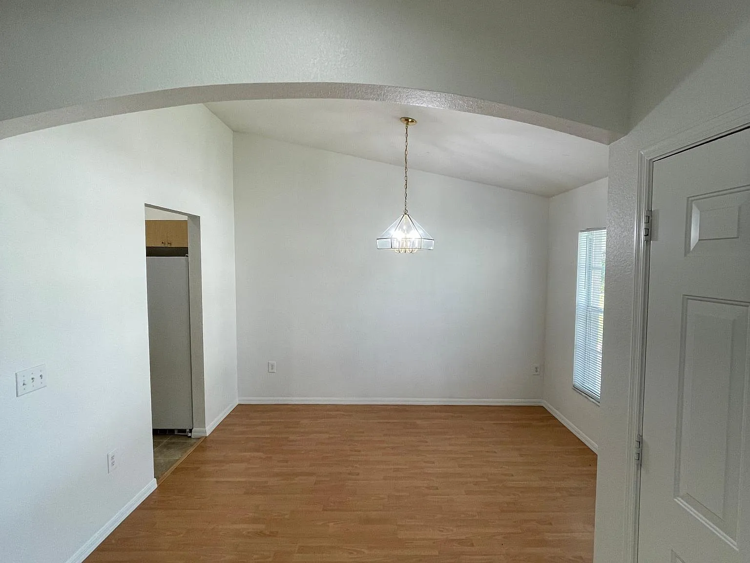 640 Madrid Dr — Photo 4