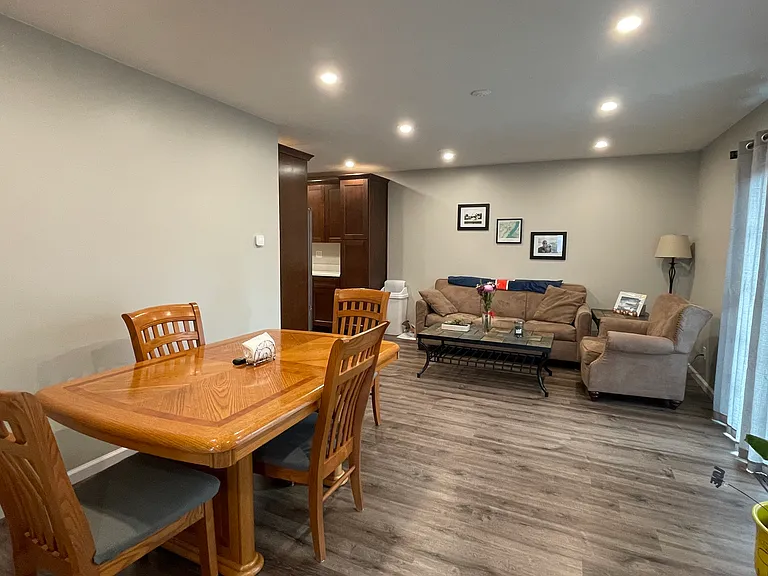 2511 Dover Ln — Photo 3