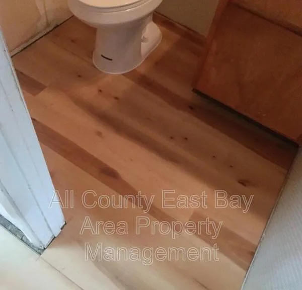 1117 N Lincoln St #3 — Photo 6