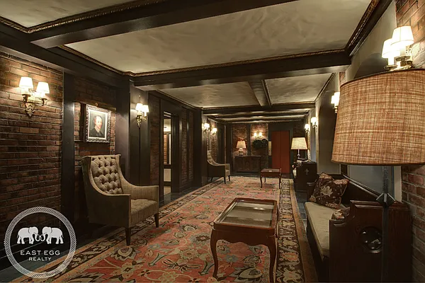 Sold by East Egg Realty | media 21